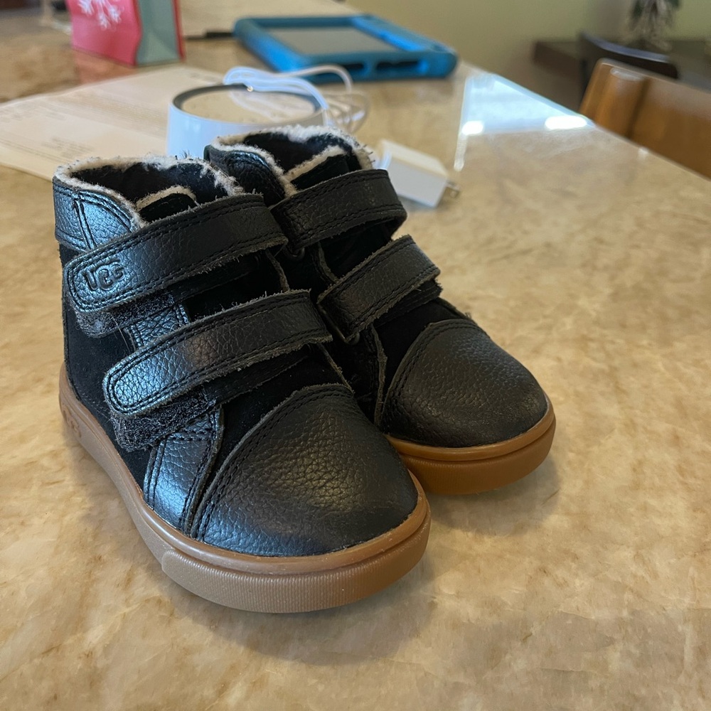 UGG Rennon II - Picture 2 of 6